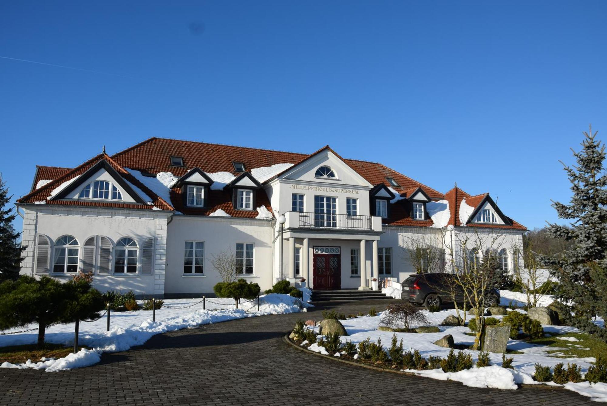 Palac I Folwark Nemino Sierakowice  外观 照片