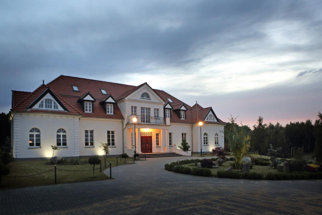 Palac I Folwark Nemino Sierakowice  外观 照片