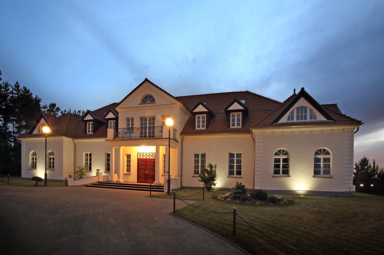 Palac I Folwark Nemino Sierakowice  外观 照片