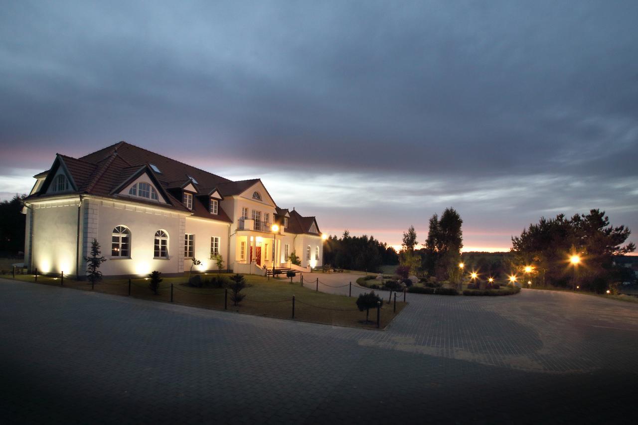 Palac I Folwark Nemino Sierakowice  外观 照片