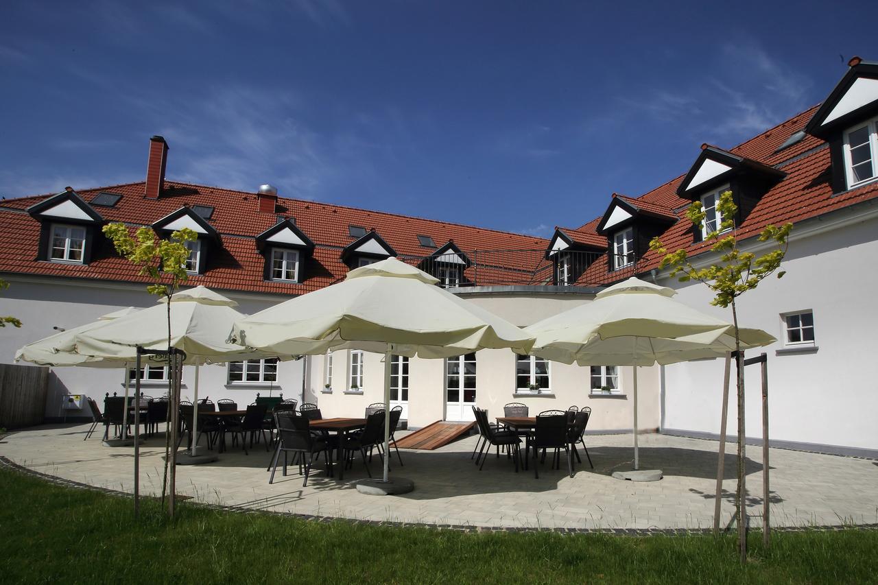 Palac I Folwark Nemino Sierakowice  外观 照片