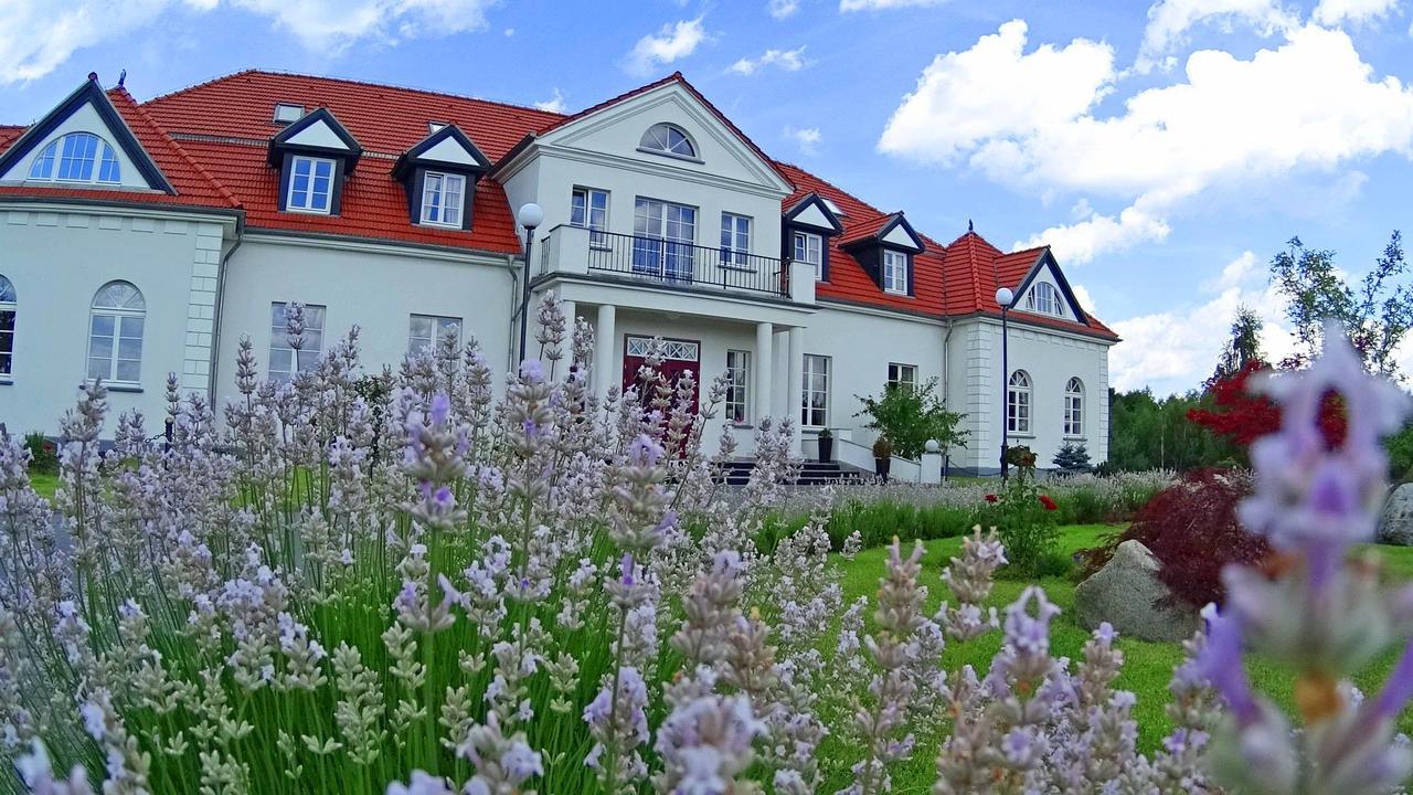Palac I Folwark Nemino Sierakowice  外观 照片