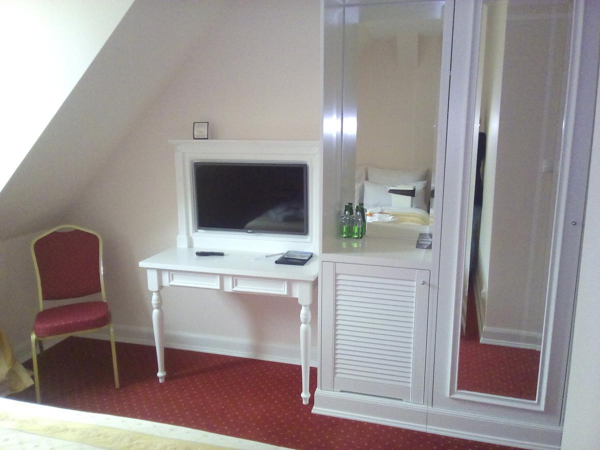 Palac I Folwark Nemino Sierakowice  外观 照片
